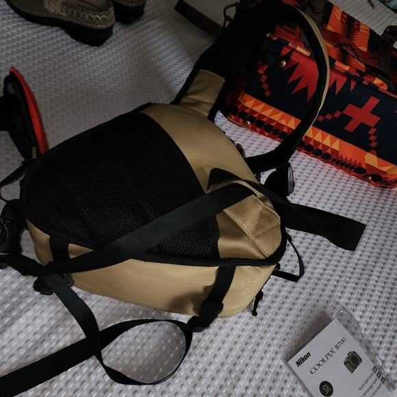 CADEN EUC DSLR CAMERA BAG BACKPACK - Picture 6 of 7